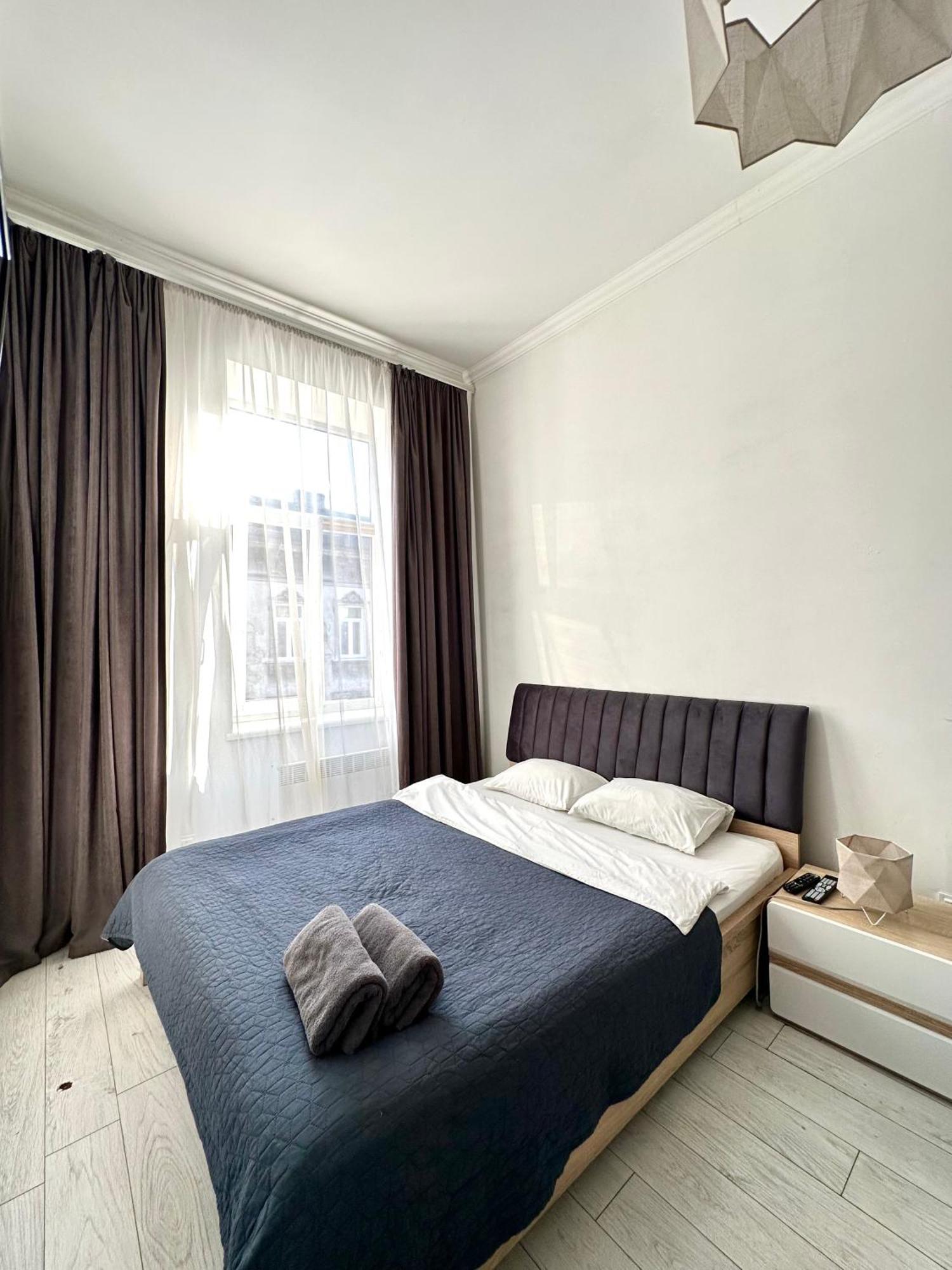 Romantic Apartments-Near Opera House 5/8 Lviv Kültér fotó
